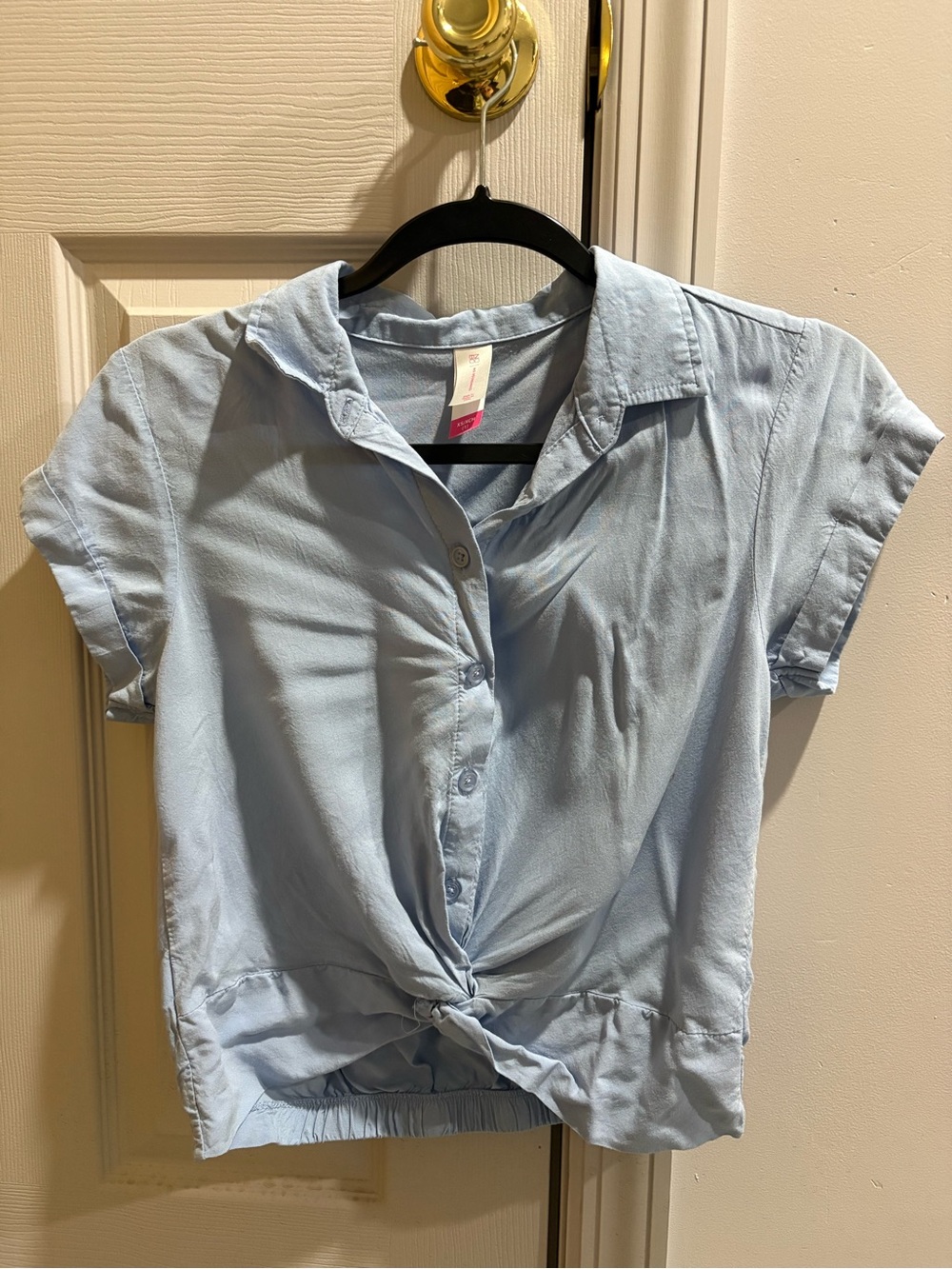 No Boundaries Light Blue Short Sleeve Button-Down Tie Front Top
